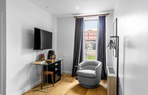 DTWN Bangor, Historic Hotel, Coffee Shop in building, Room # 105 - Foto 3