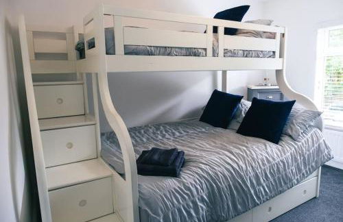 4 bedroom - Sleep 9 home in Cheadle Staffordshire - Alton towers Polar Express Dimmingsdale Peak District Trentham Gardens Water World - Foto 21