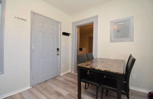 SuperValue Suite #4 @ East End Revitalized - Foto 11