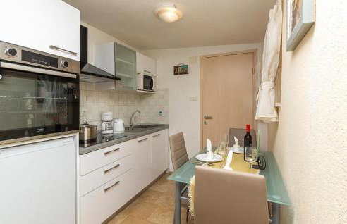 Awesome Home In Nedescina With Wifi - Foto 31