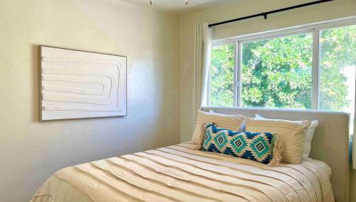 Minimalist 1 bed by Airport & Old Town - Foto 2