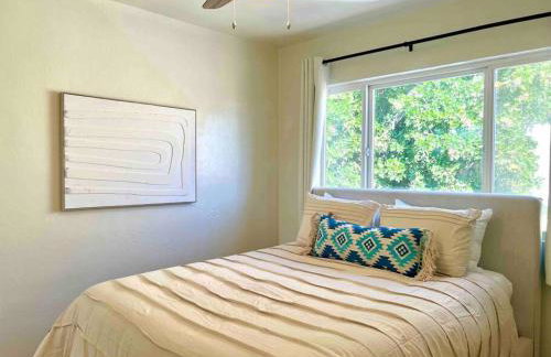 Minimalist 1 bed by Airport & Old Town - Foto 2