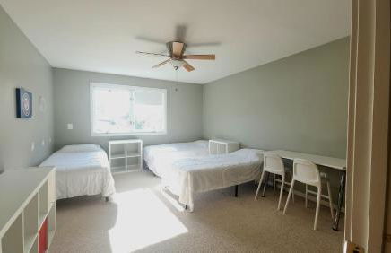 Arlington Contemporary 5 BDRM Home - Foto 16