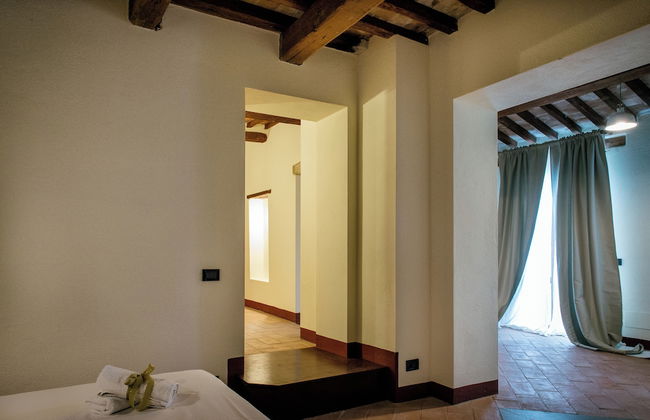 Villaluce Wine Agriturismo - Photo 4