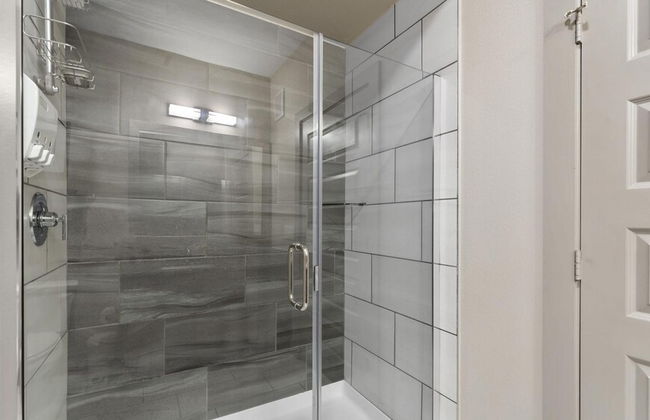 Comfy 1BR King Suite Close to Downtown w Fast Wifi - Foto 8