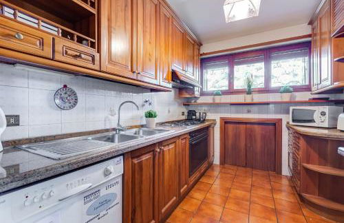 The Elegant Penthouse - Ampio Attico con Posto Auto - Foto 12