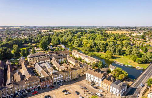 Stunning & spacious Georgian town house in St Neots town centre with parking - Foto 29