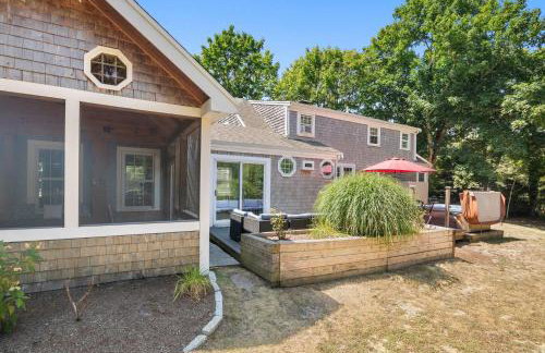 Stellar Home with Hot Tub & Movie Room - Foto 31