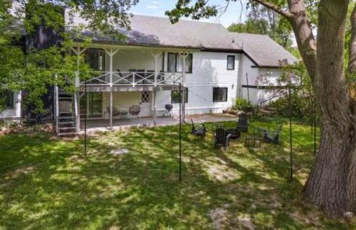Cayuga bungalow on lake—sleeps 13—outdoor firepit - Foto 52