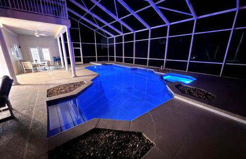 Lakefront Getaway LG South Facing Pool Hot Tub Pool Table & BBQ - 2 miles Disney - Foto 35