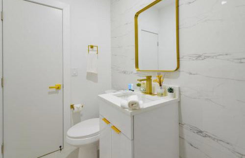 4BR North Miami Villa with Pool Patio Ping Pong - Foto 27