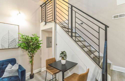 Large Bi-Level 2BR Loft in Old City that Sleeps 8 - Foto 3