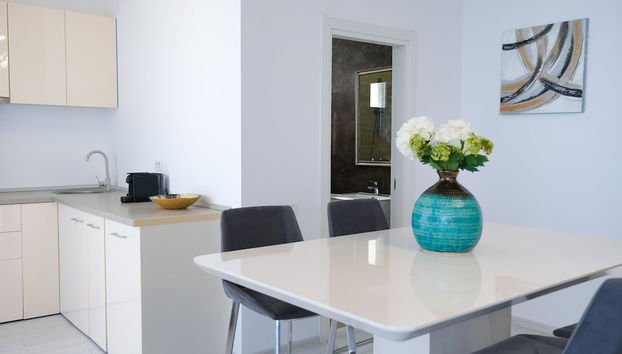 Hotel Building Stefan - Foto 5, Servicio de comidas en la habitación