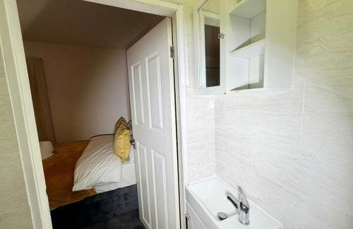 Comfortable 4BR House Ideal for Families & Workers - Foto 5