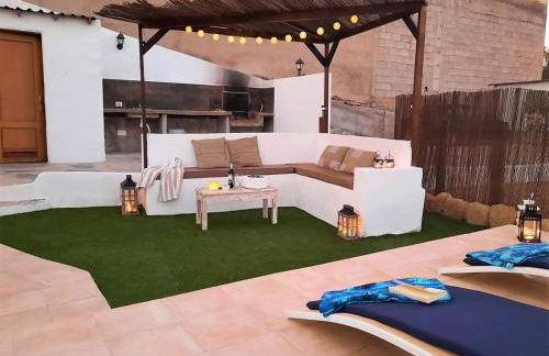 Charming Holiday Home in Arona with Private Heated Pool - Foto 28