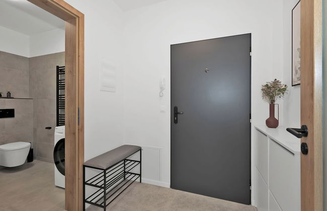 Fully equipped apartments with Terraces, Free garage parking, Netflix & AC - by Apartmány Šlapanice cz - Foto 7