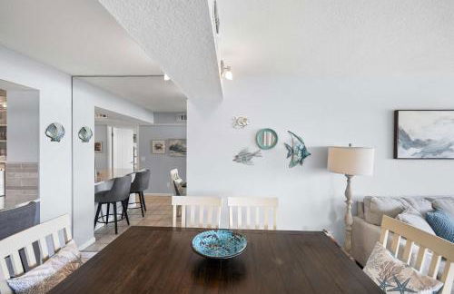 Stunning Ocean Views, Huge Patio, Heated Pool and Amenities! - Foto 13