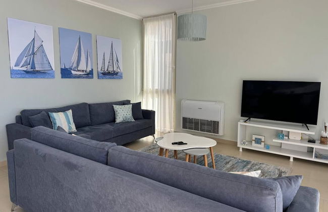 Sunny Coastal Getaway Green Coast - Photo 2