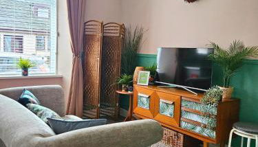 The Ferns - Modern Apartment With Parking & Shared Garden - Foto 2