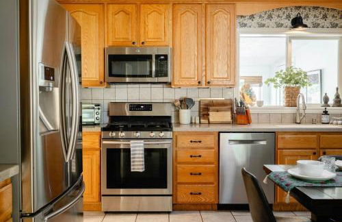 Midvale Station | Play•Relax•Repeat+ New King Bed! - Foto 59