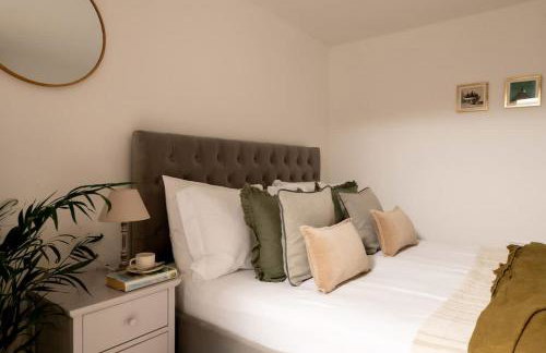 Goodwood - Modern Stay in Cotswolds with Hot Tub - Foto 15