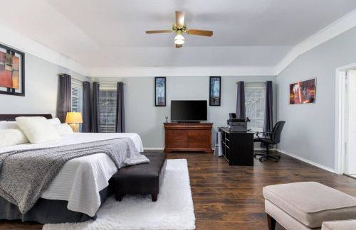 RARE FIND! Private Pool Hot Tub Spa Game Room Pool Heat Available Spring Special! - Foto 13