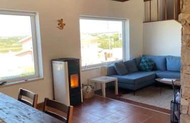 Sunny Villa Minutes from the Beach - Foto 8