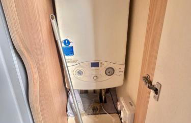 Two Bedroom Willerby Caravan Located in Uddingston, Glasgow at Maryville Caravan Site - Photo 16