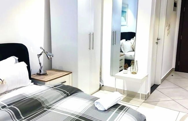 Embassy Gardens Apartment - Photo 34