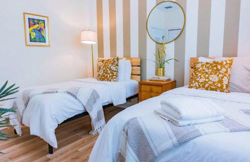 The Royal Crane Suite Newly Built Upscale Central - Photo 29