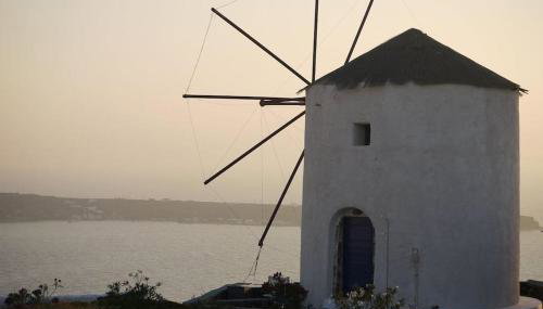 Lioyerma Windmill Villa With Outdoor Hot Tub - Photo 4