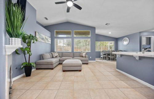 3 Bed 2 Bath Newly Furnished - Available Now - Photo 15