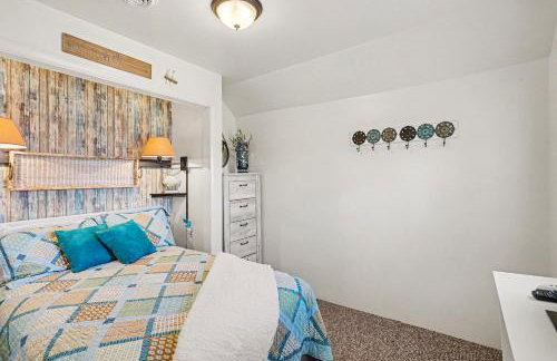 Cozy Downtown Cottage Near Beach and Pier - Foto 21