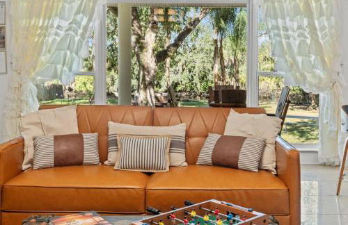 Hideout on the Hillsborough is a Gorgeous Renovated 3BR Pet Friendly Home on the Hillsborough River located in the North End of Seminole Heights - Foto 13