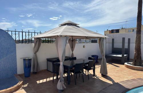 Large Villa in Maspalomas with Huge Private Pool, Jacuzzi & Gym - Foto 18