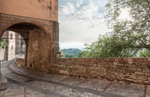 House in Central Todi with Sensational Views of Surrounding Countryside - Photo 40