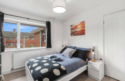 Spacious Family - Contractor Stay - Parking - WiFi - Photo 2