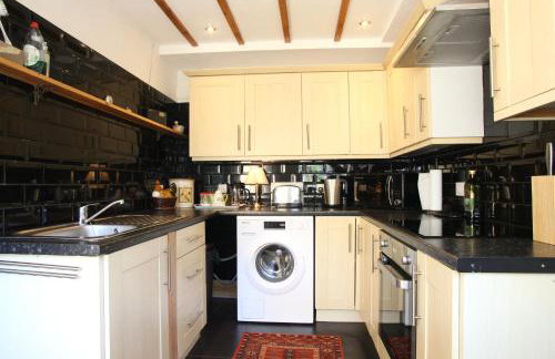 Holmlea Cottage - Photo 8