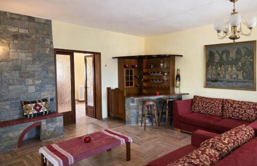 Saltos Village House - Peaceful Poolside Retreat - Foto 6