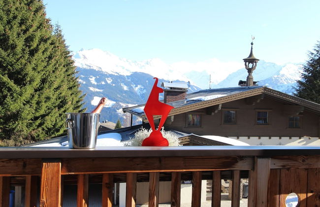 Unique & Exclusively Furnished Chalet near Ski Lift - Foto 13