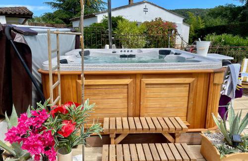 Villa climatisée, Golfe Saint Tropez, 12 pers, 4 suites, Piscine chauffée, Hammam, Spa, Billard, Pétanque, Wifi professionnel haut débit - Photo 46