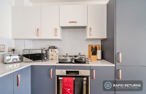 BRAND NEW! Modern & Spacious Serviced Apartments With FREE Parking & Gym by Rapid Returns - Professional Host - Foto 77