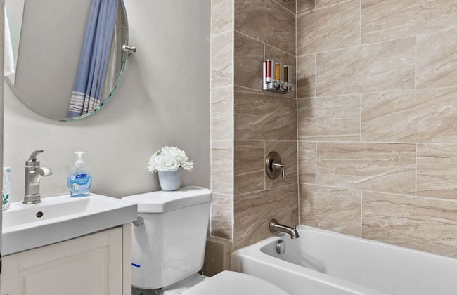 Designer Home in Shaw Right Side - JZ Vacation Rentals - Photo 24