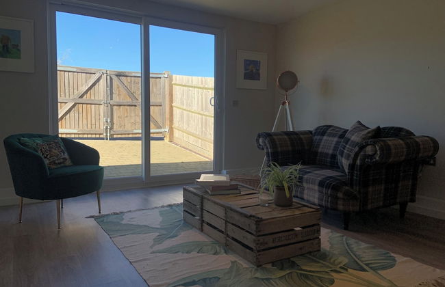 1-bed - Sleeps 2 - Pet Friendly w Parking - Foto 9