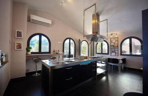 Villa de lujo de 4 dormitorios, piscina y barbacoa - Foto 52