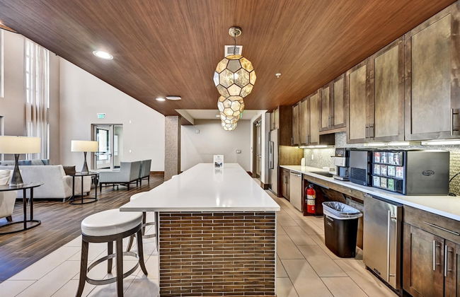 Global Luxury Suites Midtown Atlanta - Photo 17