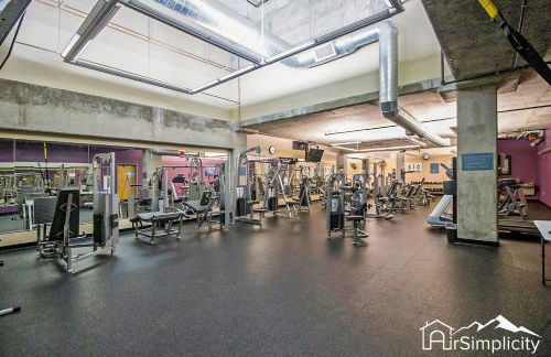 Condo w pvt balcony & gym access - Foto 29