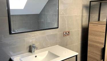 Charmante petite maison avec baignoire Balneo et video projecteur - Foto 5