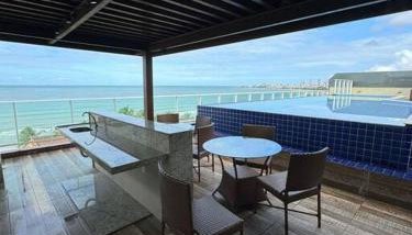 Flat com sacada na quadra do mar - Foto 4