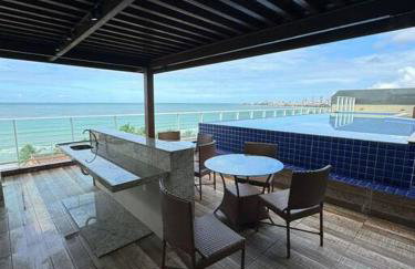 Flat com sacada na quadra do mar - Foto 4